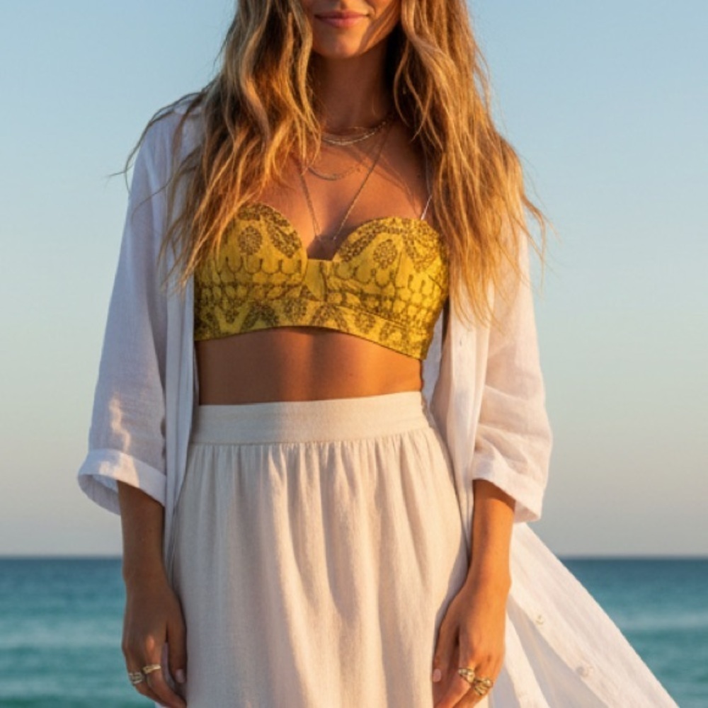 NWT Sfizio Embroidered Eyelet Bra Crop Top Yellow Marigold Sz 6